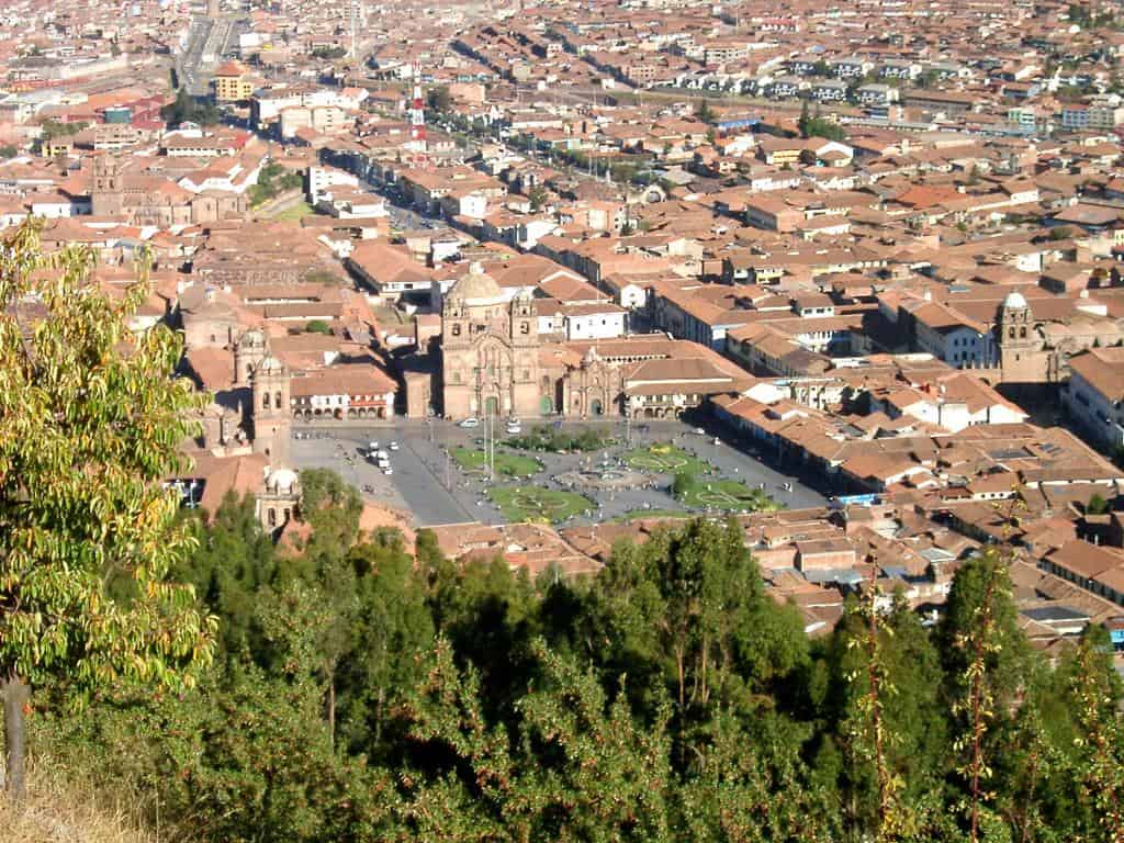cluster 32893115 Aerial view of Cusco cityscape with historic center.